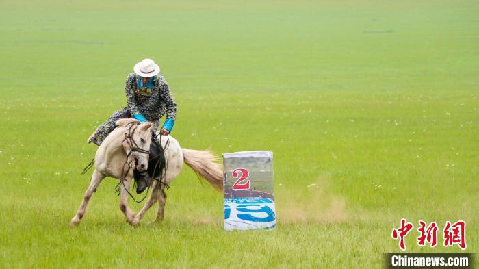 2024年锡林郭勒蒙古马超级联赛总决赛开幕：牧民