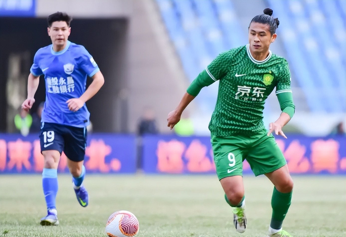 张玉宁关键进球助力国安力克武汉三镇