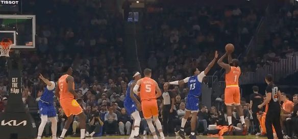 哈登首扣点燃全场 骑士四连胜复仇魔术