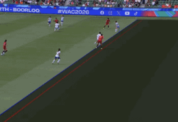 王霜头球破门遭越位判罚 中国女足14决赛险遭绝