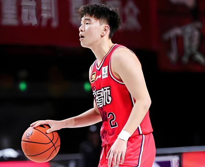 张兴亮关键犯规致广州队1分惜败北控