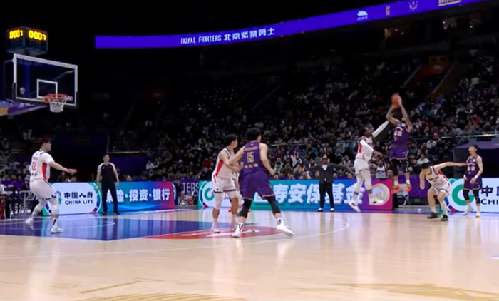 张兴亮关键犯规致广州队1分惜败北控